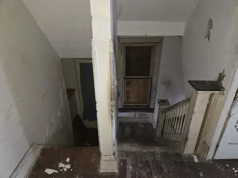 Entry Way - 727 W High St, Springfield, OH 45506 photo 2 of 3