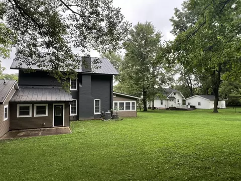 Exterior - 724 Riverside Dr, Sidney, OH 45365 photo 4 of 9