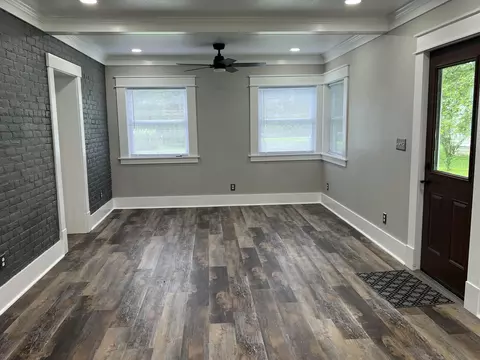 Living - 724 Riverside Dr, Sidney, OH 45365 photo 6 of 8