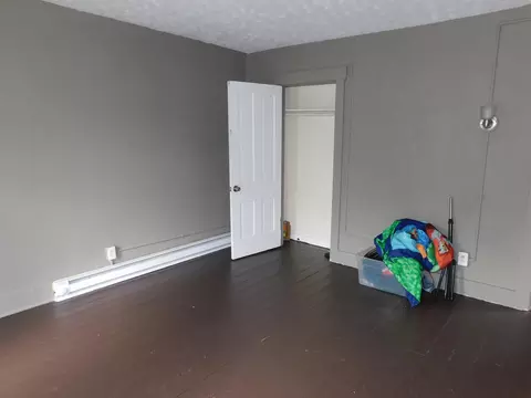 Bedroom - 352 Buxton Ave, Springfield, OH 45505 photo 2 of 4