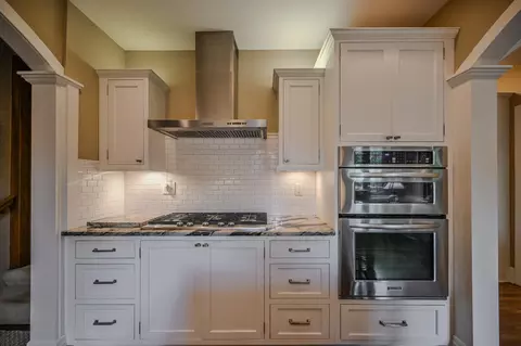 Kitchen - 286 N Broadmoor Blvd, Springfield, OH 45504 photo 2 of 4