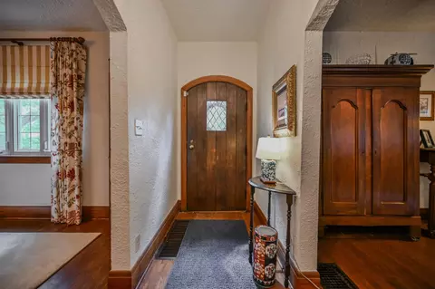 Entry Way - 286 N Broadmoor Blvd, Springfield, OH 45504 photo 1 of 6