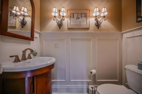 Bath - 286 N Broadmoor Blvd, Springfield, OH 45504 photo 1 of 2