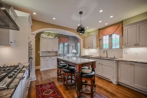 Kitchen - 286 N Broadmoor Blvd, Springfield, OH 45504 photo 3 of 4