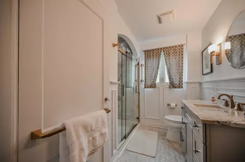 Bath - 286 N Broadmoor Blvd, Springfield, OH 45504 photo 2 of 2