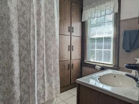 Bath - 111 E 1st St, Springfield, OH 45504 photo 1 of 1
