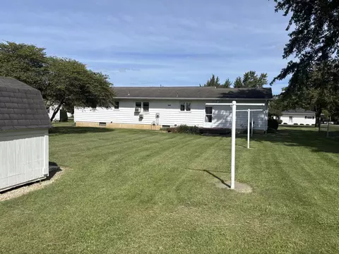 213 E North St, Anna, OH 45302 photo 3