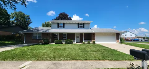 825 Comanche Ln, Tipp City, OH 45371
