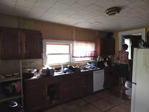 Kitchen - 328 N Race St, Springfield, OH 45504 photo 2 of 3
