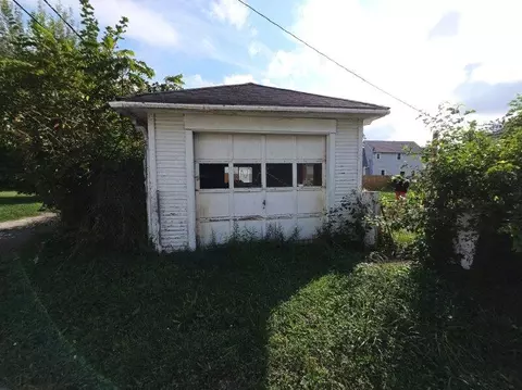 Exterior - 328 N Race St, Springfield, OH 45504 photo 8 of 19