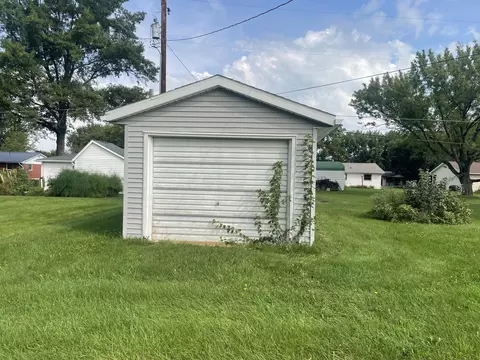 Exterior - 206 E North St, Anna, OH 45302 photo 2 of 3
