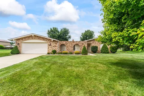845 Burnside Dr, Tipp City, OH 45371