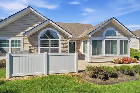 4706 Cobblestone Dr, Tipp City, OH 45371