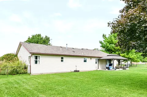Exterior - 4268 Joshane St, Springfield, OH 45502 photo 14 of 23