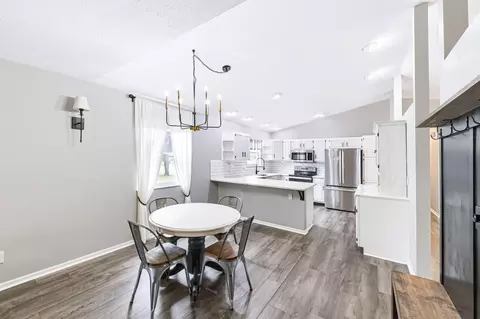Dining - 4268 Joshane St, Springfield, OH 45502 photo 2 of 3