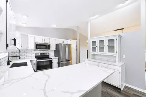 Kitchen - 4268 Joshane St, Springfield, OH 45502 photo 2 of 6