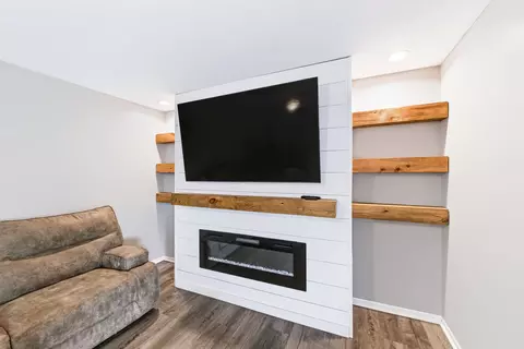 Living - 4268 Joshane St, Springfield, OH 45502 photo 2 of 2