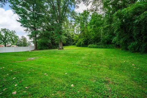 Exterior - 2743 Ironwood Dr, Springfield, OH 45505 photo 6 of 6