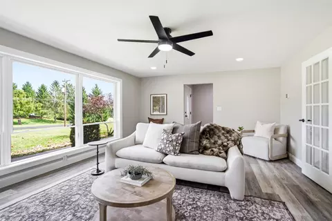 Living - 2743 Ironwood Dr, Springfield, OH 45505 photo 1 of 3