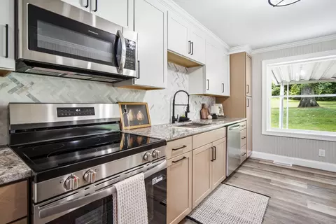Kitchen - 2743 Ironwood Dr, Springfield, OH 45505 photo 3 of 3