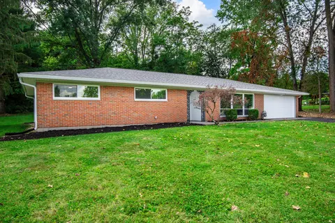 Exterior - 2743 Ironwood Dr, Springfield, OH 45505 photo 2 of 6