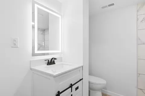 Bath - 1231 White Oak Dr, Springfield, OH 45504 photo 4 of 5