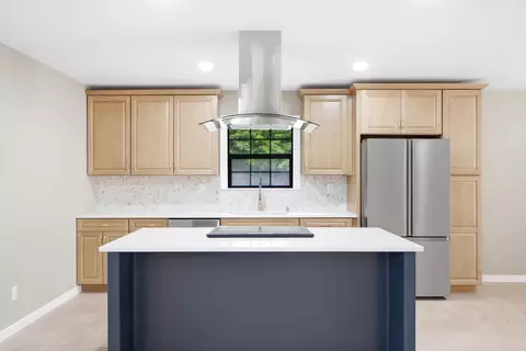 Kitchen - 1231 White Oak Dr, Springfield, OH 45504 photo 1 of 3