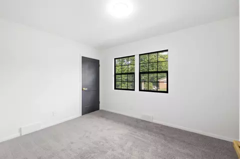 Bedroom - 1231 White Oak Dr, Springfield, OH 45504 photo 1 of 5