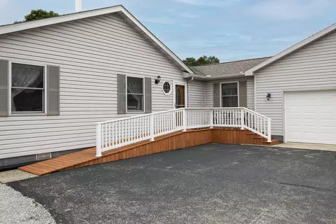 Exterior - 5373 Upper Valley Pike, Springfield, OH 45502 photo 6 of 8