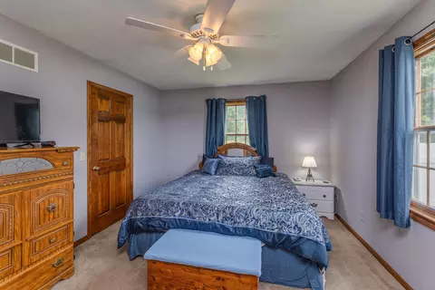 Bedroom - 5373 Upper Valley Pike, Springfield, OH 45502 photo 1 of 6