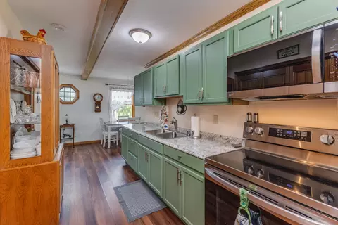 Kitchen - 5373 Upper Valley Pike, Springfield, OH 45502 photo 6 of 6