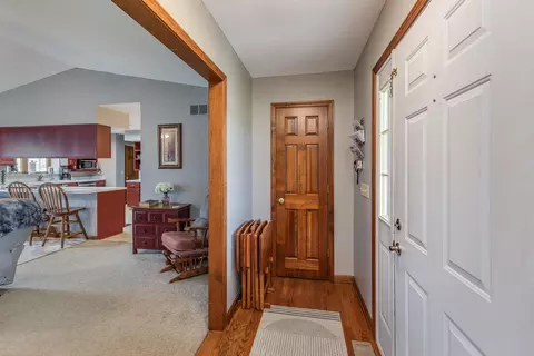 Entry Way - 5373 Upper Valley Pike, Springfield, OH 45502 photo 1 of 2