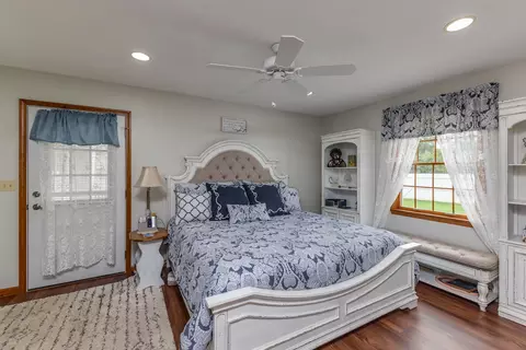 Bedroom - 5373 Upper Valley Pike, Springfield, OH 45502 photo 5 of 6