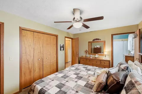 Bedroom - 4025 Penny Pike, Springfield, OH 45502 photo 2 of 7