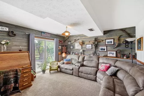 Living - 4025 Penny Pike, Springfield, OH 45502 photo 3 of 3