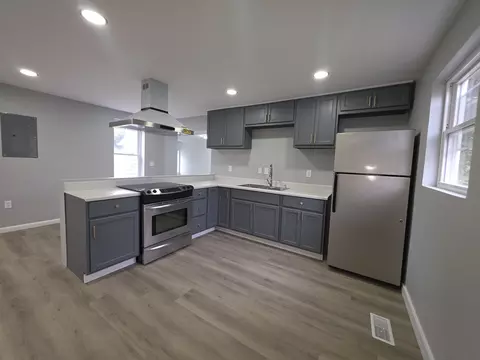 Kitchen - 409 W Southern Ave, Springfield, OH 45506 photo 1 of 3