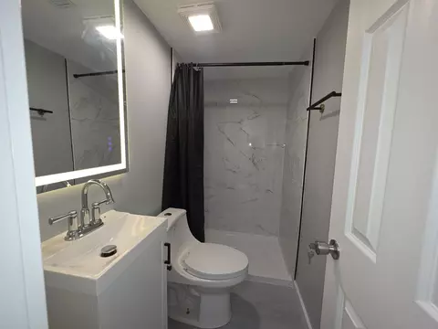 Bath - 409 W Southern Ave, Springfield, OH 45506 photo 3 of 3