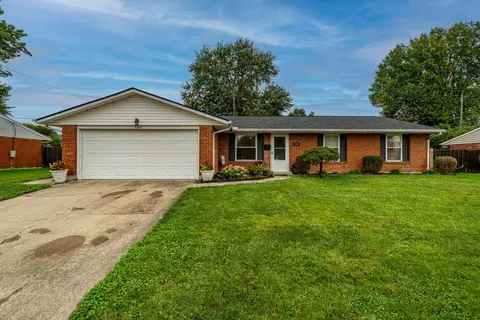 7701 Shepherdess Dr, Huber Heights, OH 45424