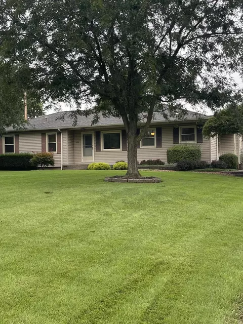 808 Kelley Dr, Wapakoneta, OH 45895