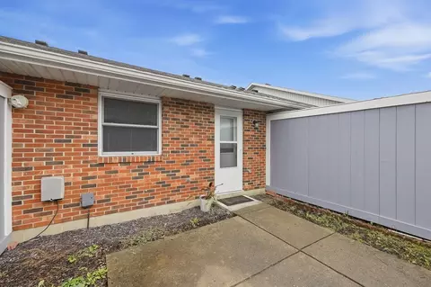 Exterior - 1035 Cheyenne Ave, Springfield, OH 45503 photo 2 of 6