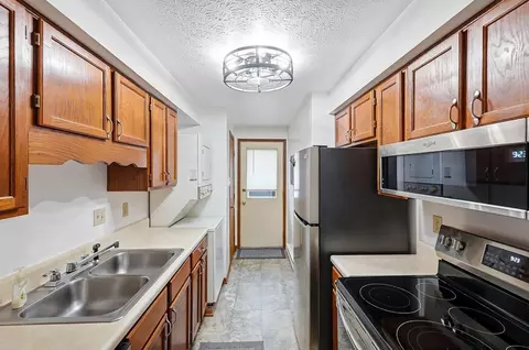 Kitchen - 1035 Cheyenne Ave, Springfield, OH 45503 photo 1 of 2
