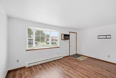 Living - 1035 Cheyenne Ave, Springfield, OH 45503 photo 1 of 3