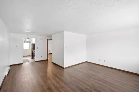 Living - 1035 Cheyenne Ave, Springfield, OH 45503 photo 2 of 3