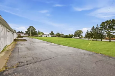 Exterior - 1035 Cheyenne Ave, Springfield, OH 45503 photo 6 of 6