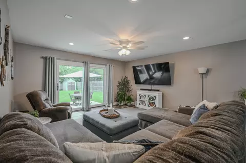 Living - 104 Berkley Rd, Springfield, OH 45504 photo 1 of 3