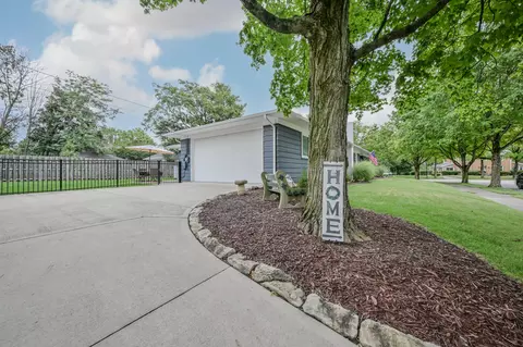 Exterior - 104 Berkley Rd, Springfield, OH 45504 photo 3 of 12