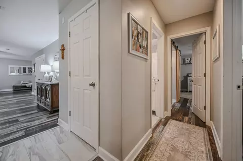Entry Way - 104 Berkley Rd, Springfield, OH 45504 photo 5 of 6