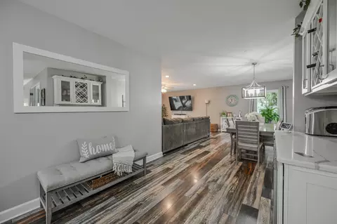 Entry Way - 104 Berkley Rd, Springfield, OH 45504 photo 1 of 6