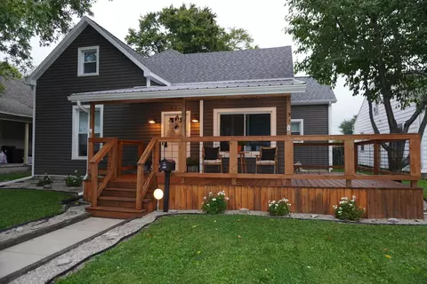 210 E Mechanic St, Wapakoneta, OH 45895