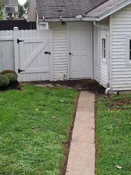 Exterior - 21 N Douglas Ave, Springfield, OH 45503 photo 2 of 3
